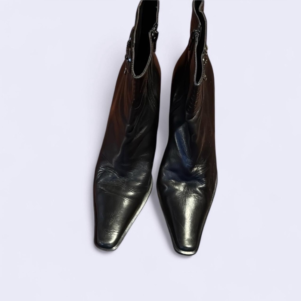 Via Spiga black booties bow ring buckle detail stacked heel square toe side zip - Picture 3 of 11